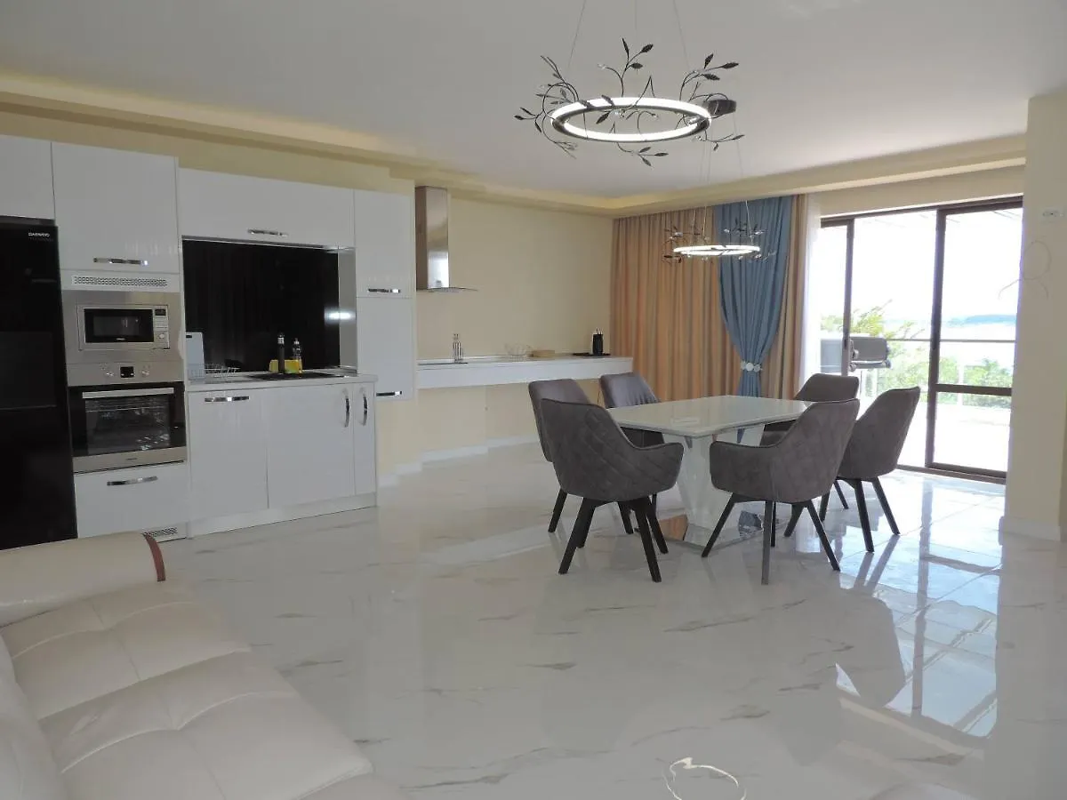 Green Paradise Deluxe Apartments Πριμόρσκο 0*,