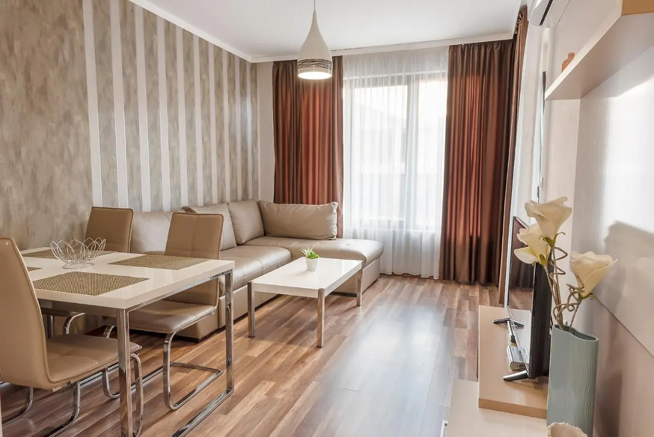 Green Paradise Deluxe Apartments Primorsko 0*,